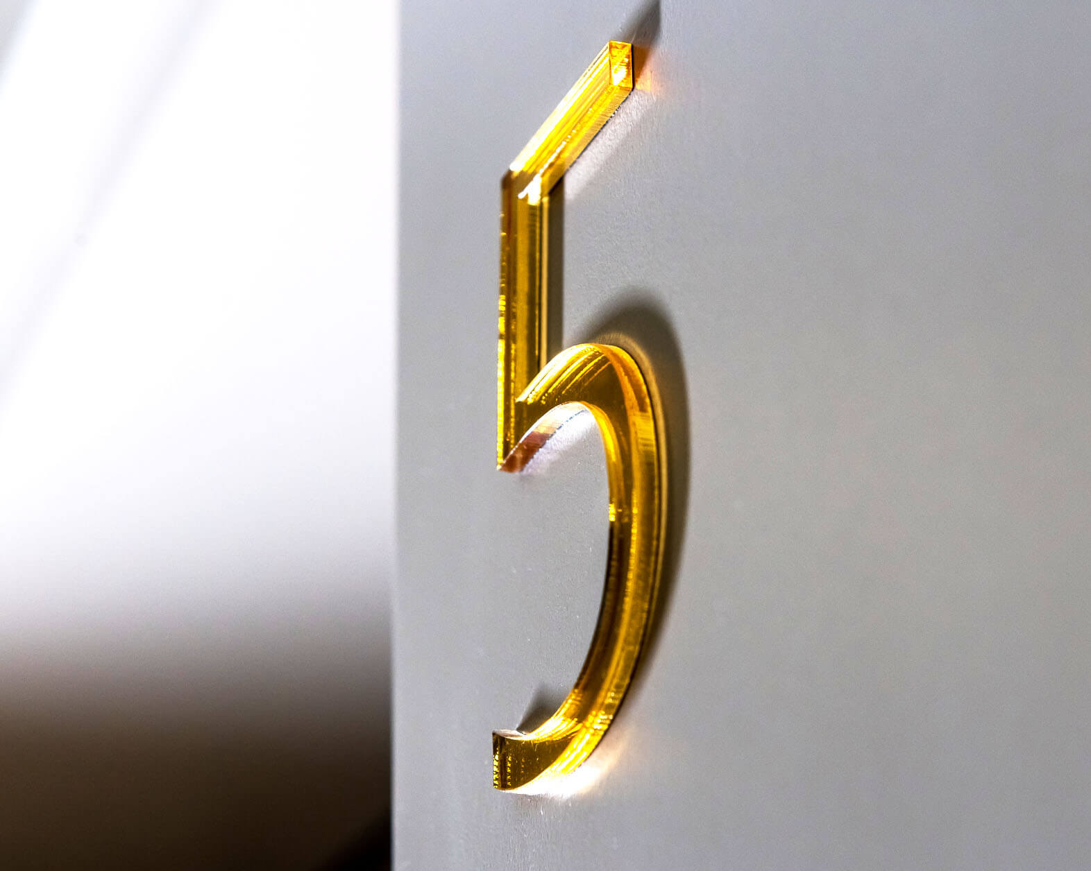 5-Türer-Nummern - 5;Gebäudekennzeichnung - Kennzeichnung - innen - Kennzeichnung - Räume - Nummern